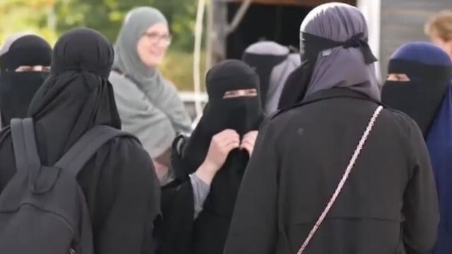 Nederländerna förbjuder heltäckande slöja i offentliga byggnader