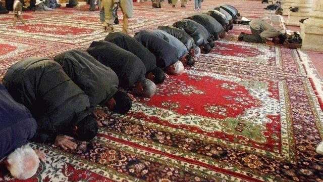 Muslimsk hatpredikant inför rätta – kallade judar för ”apors och grisars avkomma”