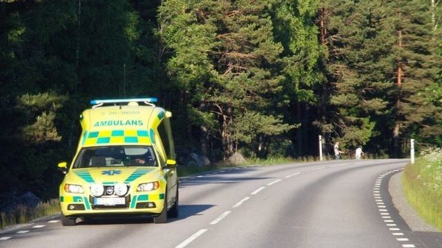 Multisjuk tvingades vänta fyra timmar på ambulans – förarna vägrade arbeta övertid