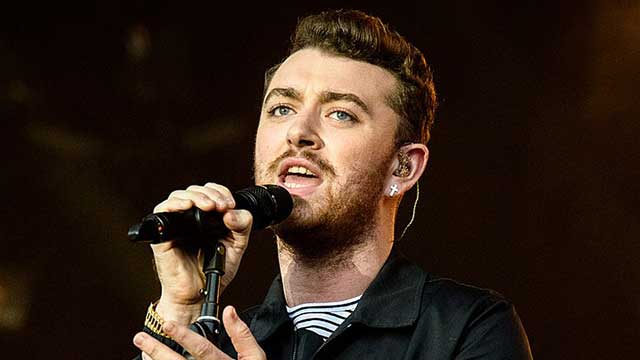 Popsångare kommer ut som ickebinär – kräver att bli tilltalad i plural som ”de” och ”dem”