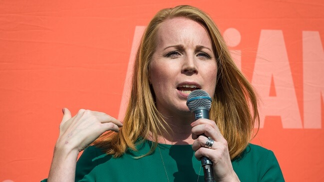 Regeringen med stödpartier sänker skatten för glesbygdskommuner – med 137 kronor i månaden