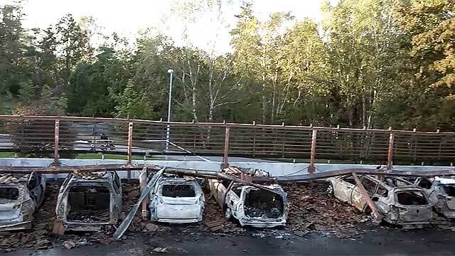 30 bilar stacks i brand i Göteborg