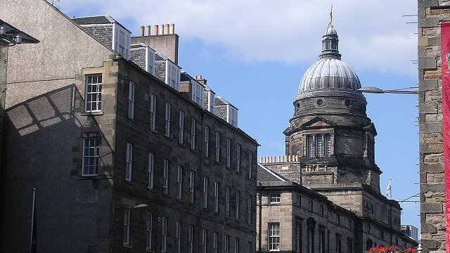 Vita portförbjudna när universitet arrangerar ’antirasistiskt’ event