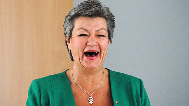 Ljög om ökning av sexbrott i Sverige efter hög invandring – får ansvar över EU:s migrationsfrågor