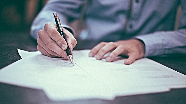 Universitetsstudenter i Sverige blir allt sämre på att skriva – lärare larmar om stress