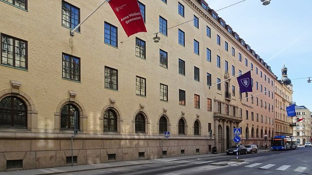 Invandrarelever startar separatistisk förening för ”people of color” på gymnasium i Stockholm