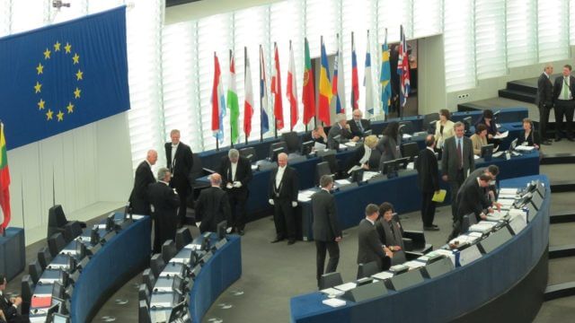 EU-parlamentet utlyser klimatnödläge – hakar på klimatalarmismen