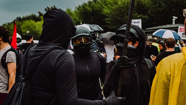 Vänsterextremister utlyste strejk på asylboende – utvecklades till upplopp