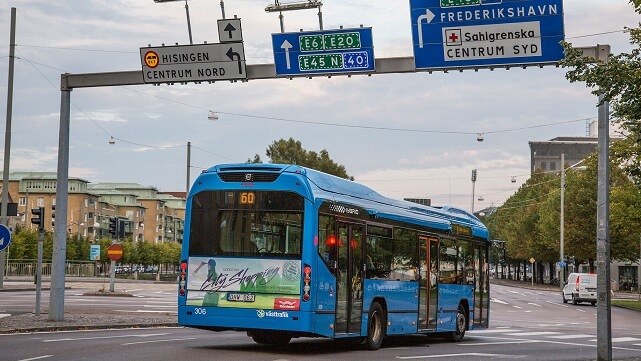 Busschaufför sa åt stökiga ungdomar – överöstes med sparkar och slag