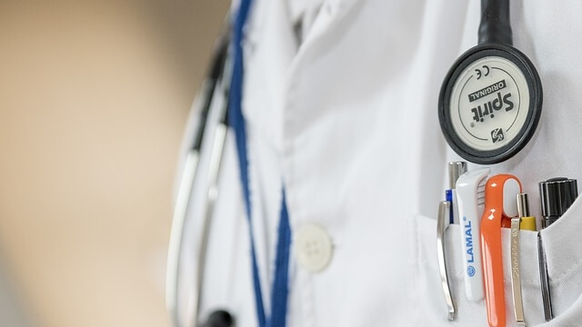 Läkare upptäckte inte cancer – 43-årig kvinna dog