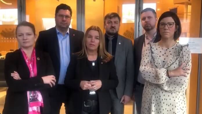 Socialdemokrater i trafikutskottet i hånat utspel mot SD: ”Står kvar på rätt sida av historien”