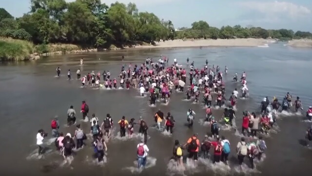 Hundratals migranter stoppade i Mexiko när de försökte ta sig in i USA