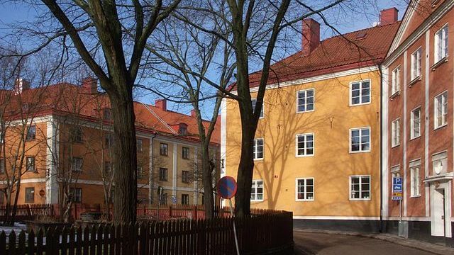 Fick en tvårumslägenhet på Södermalm – efter 36 år i bostadskön