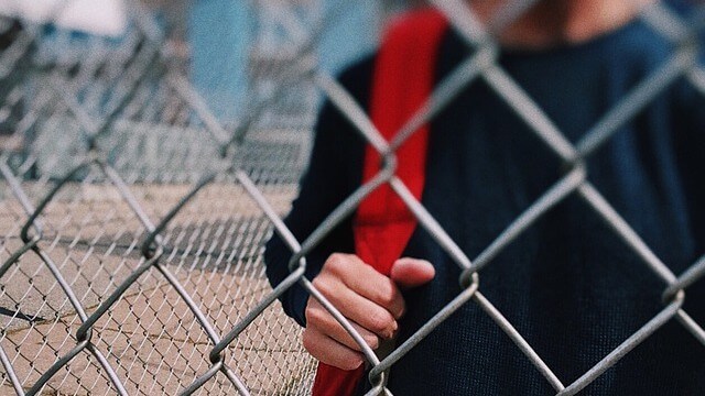 Invandrare mobbar skötsamma elever – för att de är vita svenskar