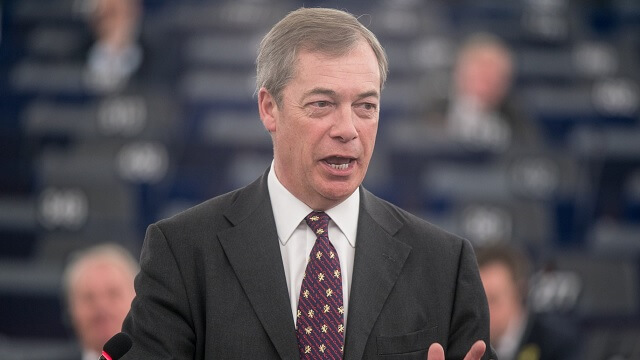 Nu lämnar Storbritannien EU – Farage: ”Happy Brexit Day!”