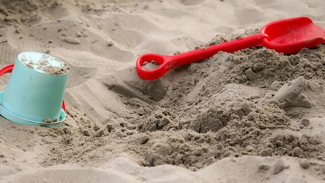 Barn hittade sprängdeg i sandlåda på Malmöskola