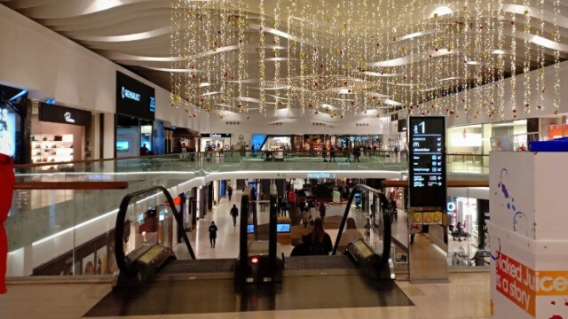 Tonårstjej våldtagen på toalett i Täby centrum – afghansk medborgare anhållen