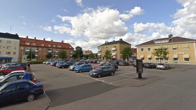 Torg avspärrat i Vara – misstänkt bomb i termos