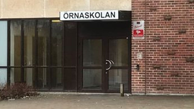 Våldsamma elever stängs av från problemtyngd skola