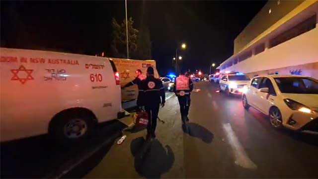 Terrorist körde in i folksamling i Jerusalem – minst 15 skadade