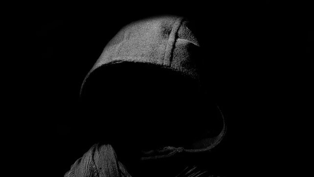 13-årig flicka överfölls av främmande man – polisen dröjde mer än en timme