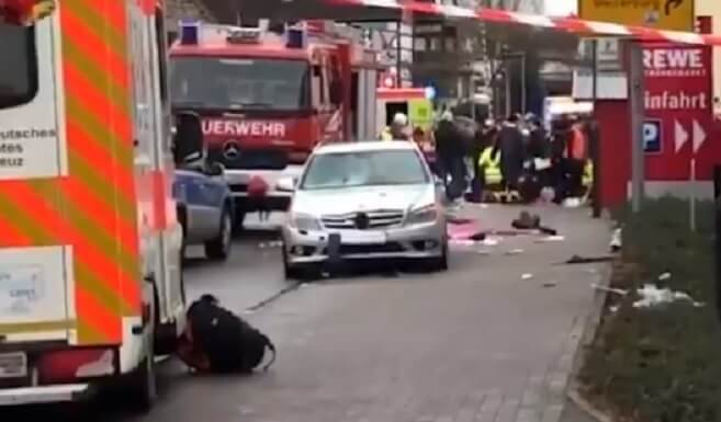 Bil rammade folkmassa i Tyskland – flera skadade