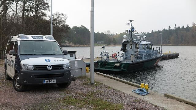 Svenskarna flyr till Åland – stoppas av finsk kustbevakning