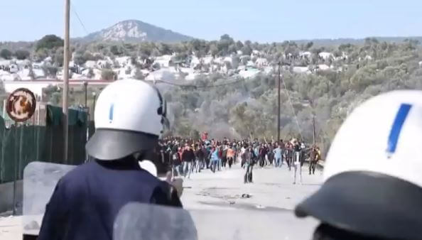 Polen erbjuder att skicka 200 poliser till Grekland – Sverige vill ställa krav på landet