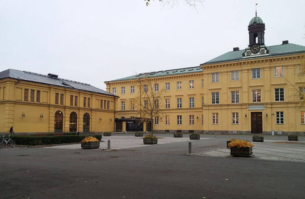 LARM: ”Beväpnade män” tog sig in på skola i Kristianstad – ”Ett busstreck”