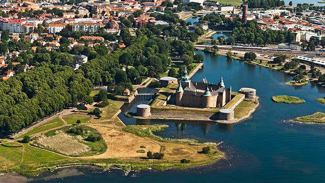 Försökte stoppa rån – utsattes själva för misshandel av gäng