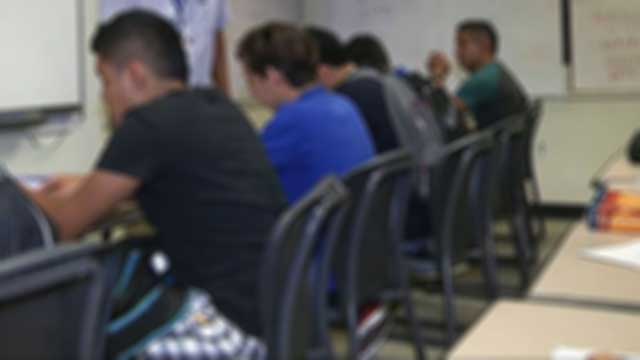 Skenande miljardrullning för kritiserad gymnasielag