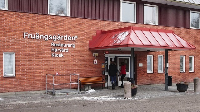 Åldringar tvingas bort från servicehus – blir bostäder för nyanlända