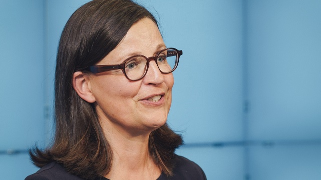 Starka reaktioner när S-minister listar ’godkända’ ledarskribenter