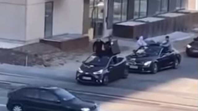 VIDEO: Muslimsk styrkedemonstration i dansk förort