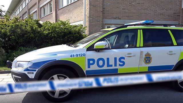 Skjutning på öppen gata i Nyköping – en död