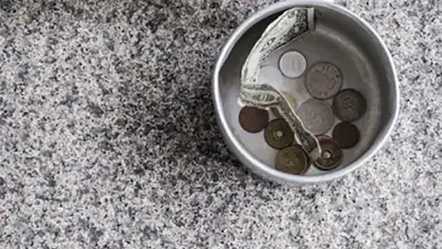 Hitrest tiggarboss döms till fängelse och utvisning