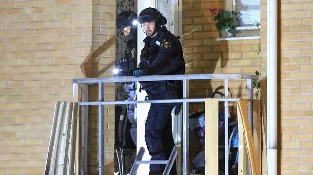Explosion i lägenhet i Stockholmsförort – misstänkt mordförsök