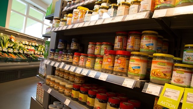 Stölder och hot mot handlare ökar kraftigt