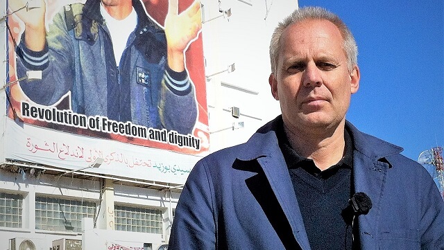 Journalist lämnar SVT Agenda efter namnet ”Hassan” illustrerat kriminell