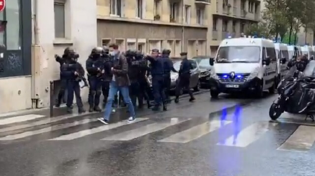 Förmodat terrorattentat i Paris vid Charlie Hebdos gamla lokaler