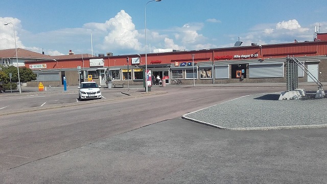 Så demonstrerar gänget sin makt i Backa: ”Försöker äga den här ytan”