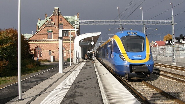 Passagerare i raseriutbrott när tåg var försenat – personal låste in sig