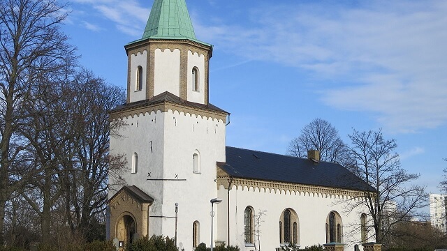 Vakter sätts in vid Malmökyrka som vandaliserats flera dagar i rad