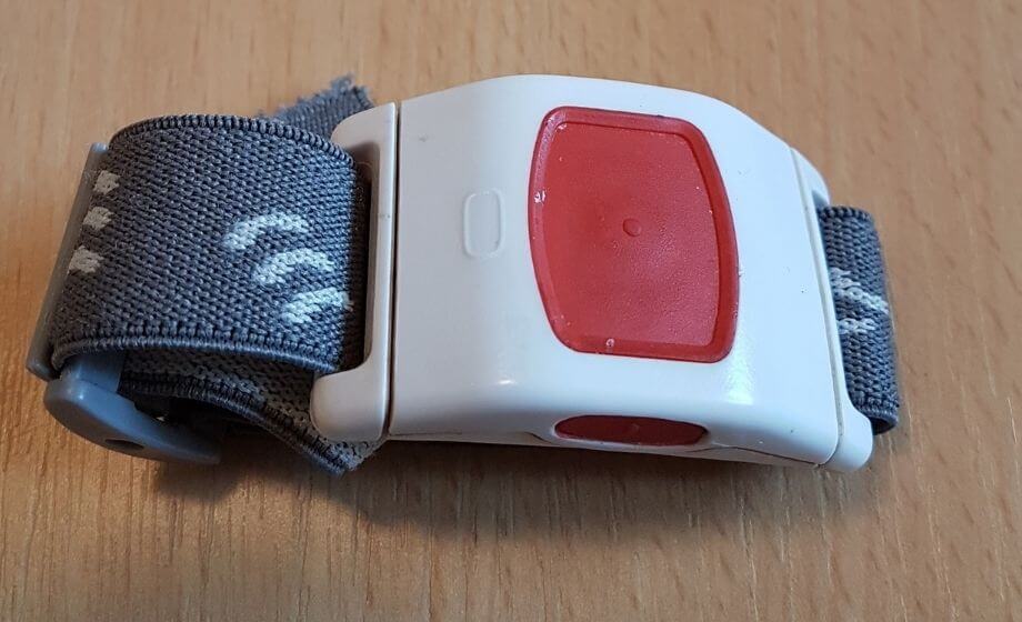 Vårdtagare larmade hemtjänst utan svar – låg utslagen med avföring