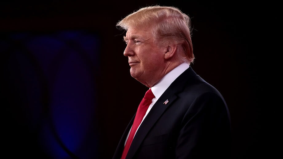 Trump förbjuder amerikanska investeringar i bolag kopplade till kinesiska militären