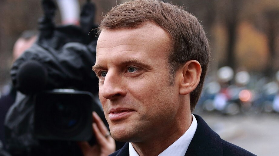 Macron ger muslimsk grupp två veckor att acceptera republikens värderingar