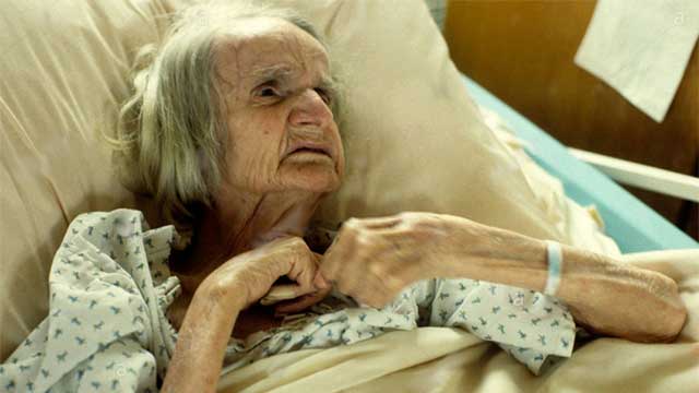 98-åriga Karin undersöktes aldrig av läkare – fick fel vård och dog