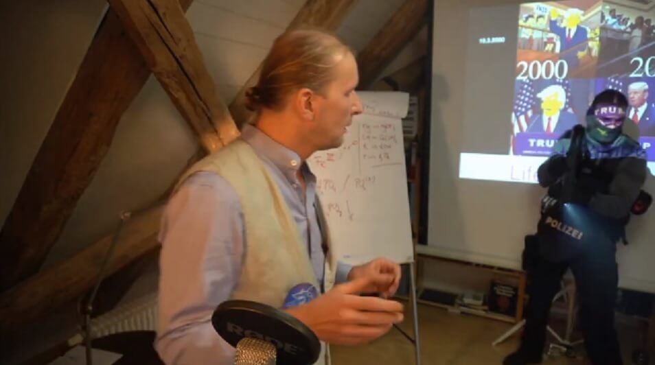 Doktors direktsändning om karantänsregler avbröts av polis med dragna vapen