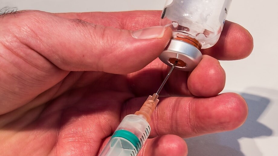 Brittisk skepsis mot coronavaccin – en av tre kommer avstå