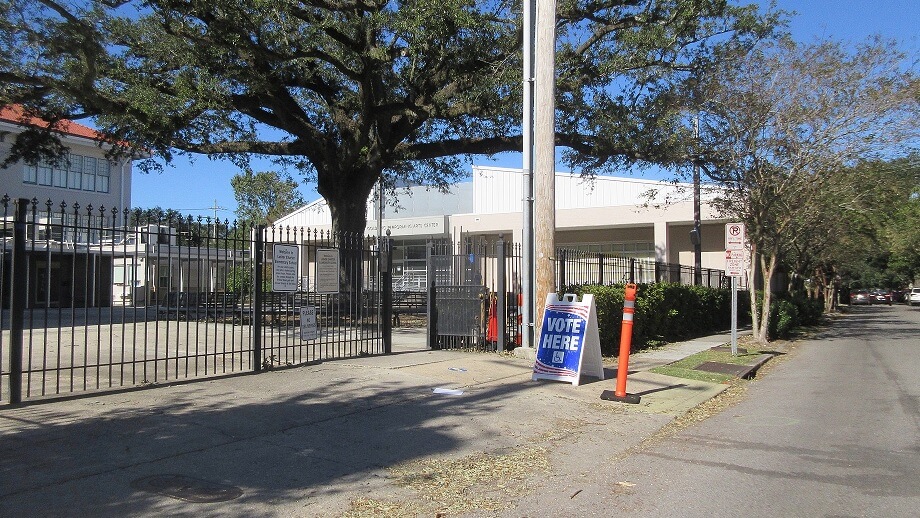 Stor andel amerikanska väljare tror Biden vann tack vare ett riggat val